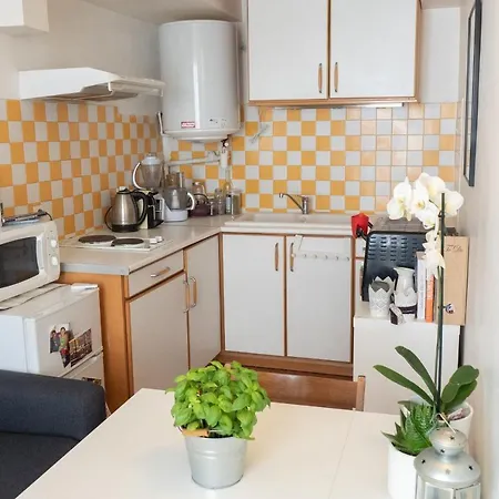 Apartment Charming Apt Near The Moulin Rouge